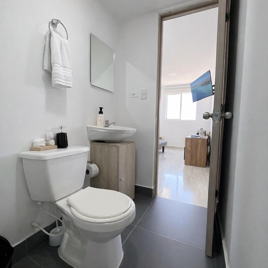 Sea Whisper, Seaview & Ac Bedrooms